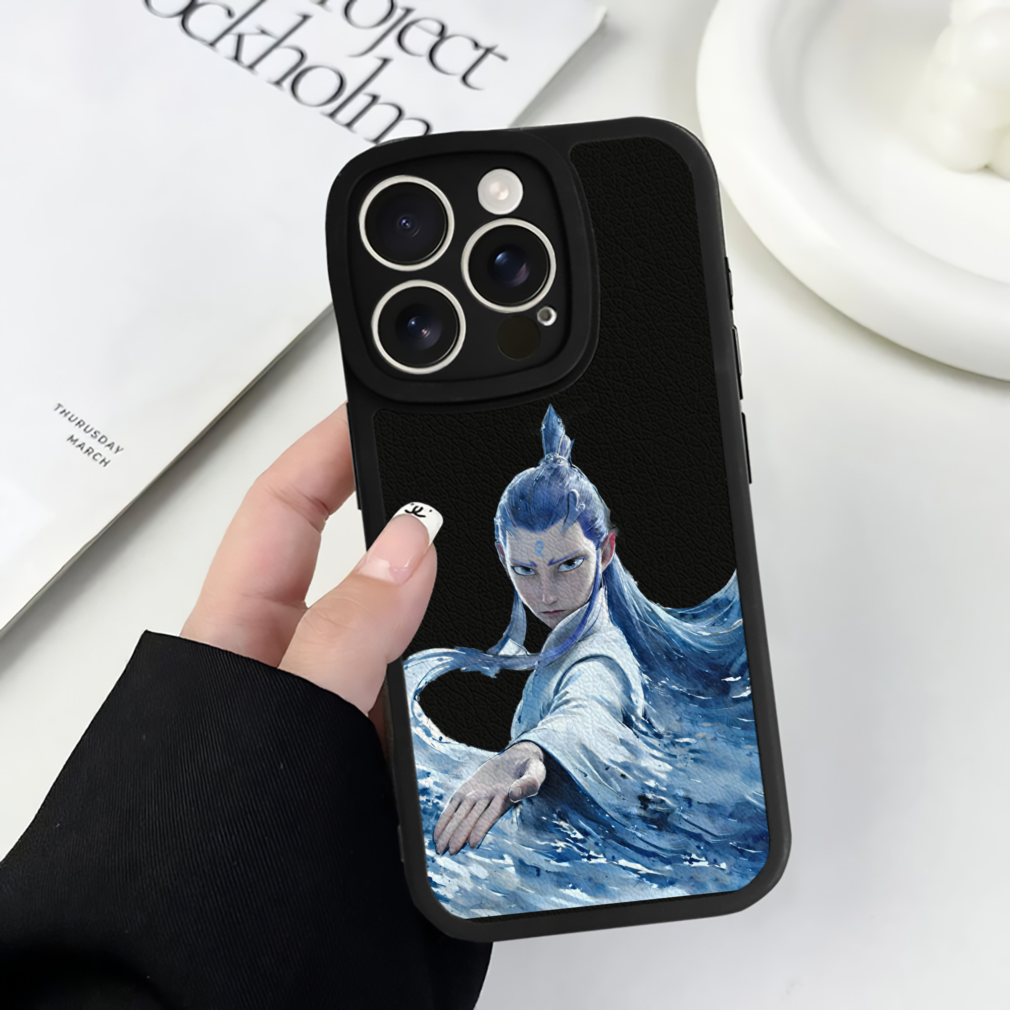 （画像用） Ne Zha 2 ナタ 魔童の大暴れ 【iPhone 16シリーズ対応】シリコンスマホケース（レザー調） 材質：シリコン
